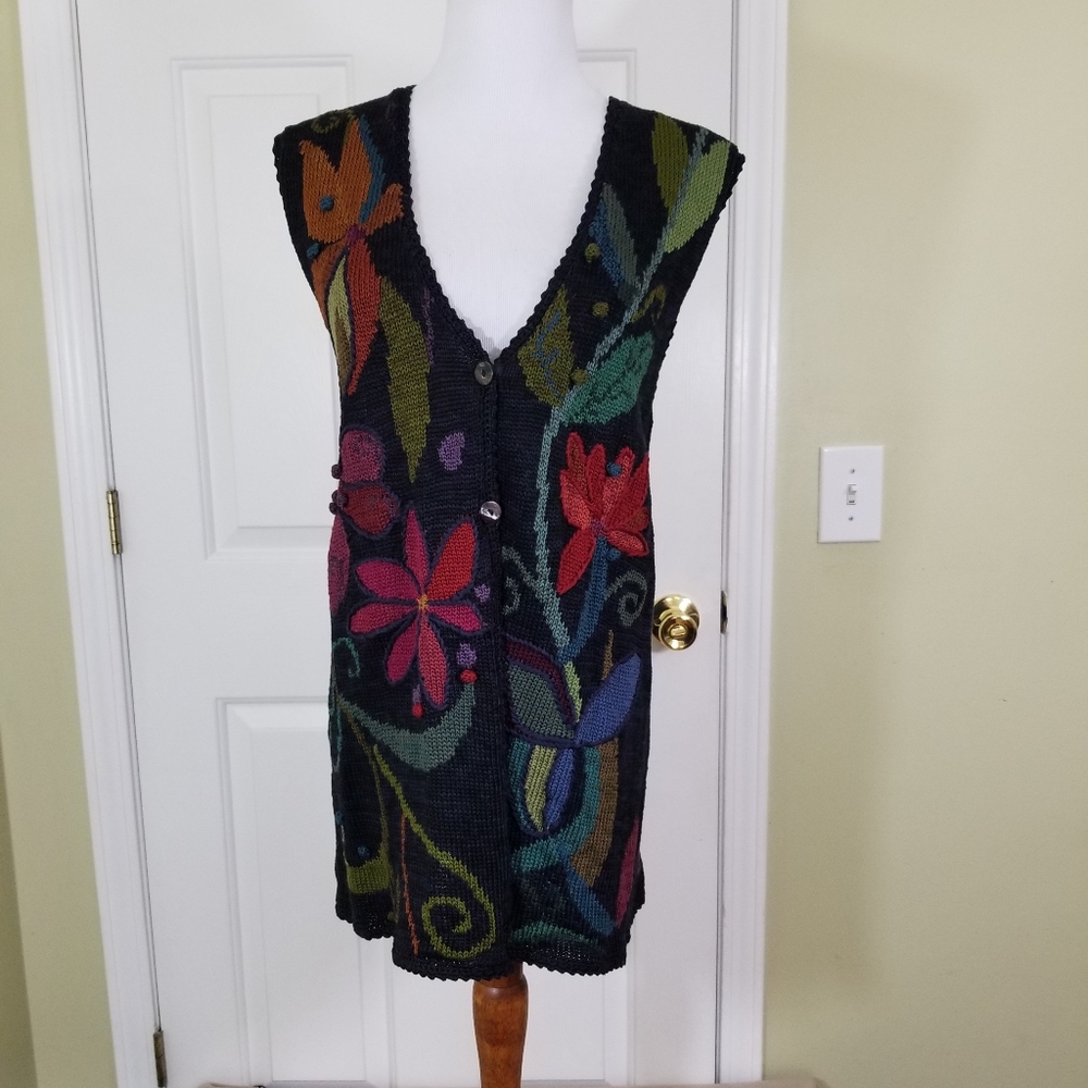 Peruviah Connection sleeveless button up c…